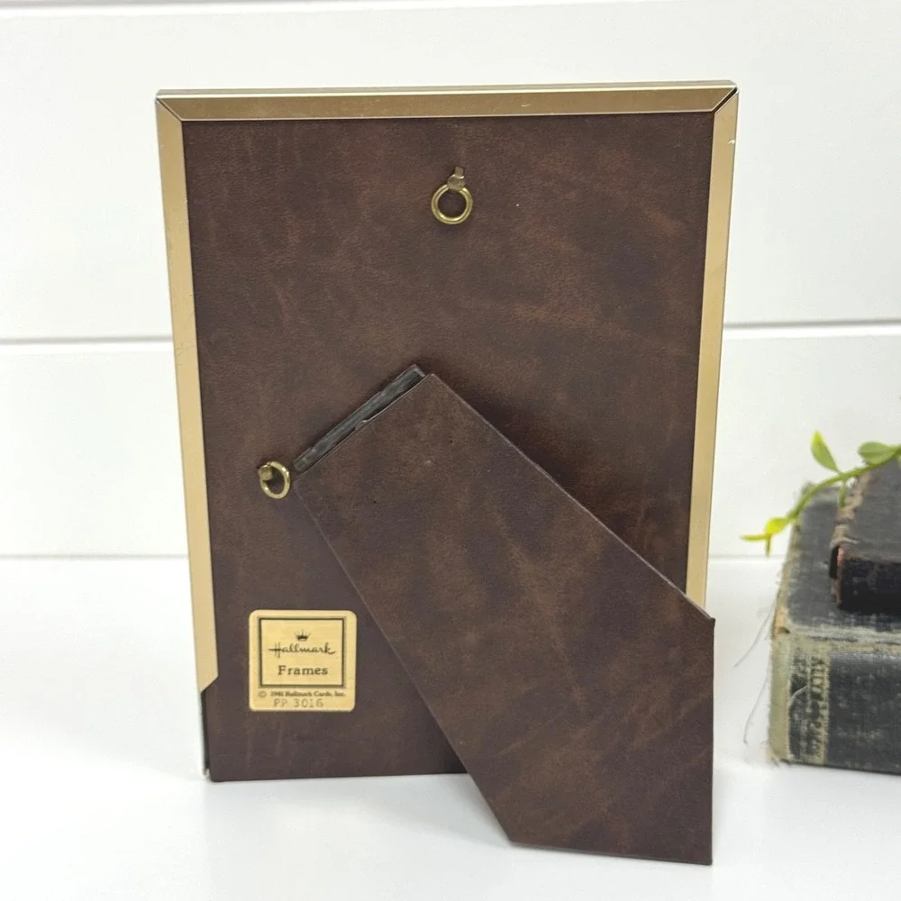 Vintage 1982 Hallmark Brown Faux Tortoiseshell Enamel Picture Frame 5 x 7 photo